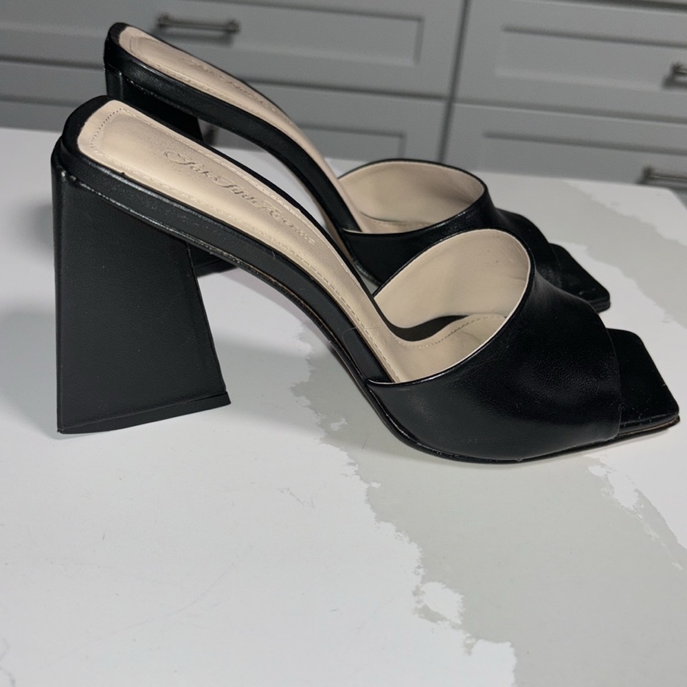 GUC Saks Fifth Avenue Leather Triangle Block Heels 37 / 7 MSRP $250